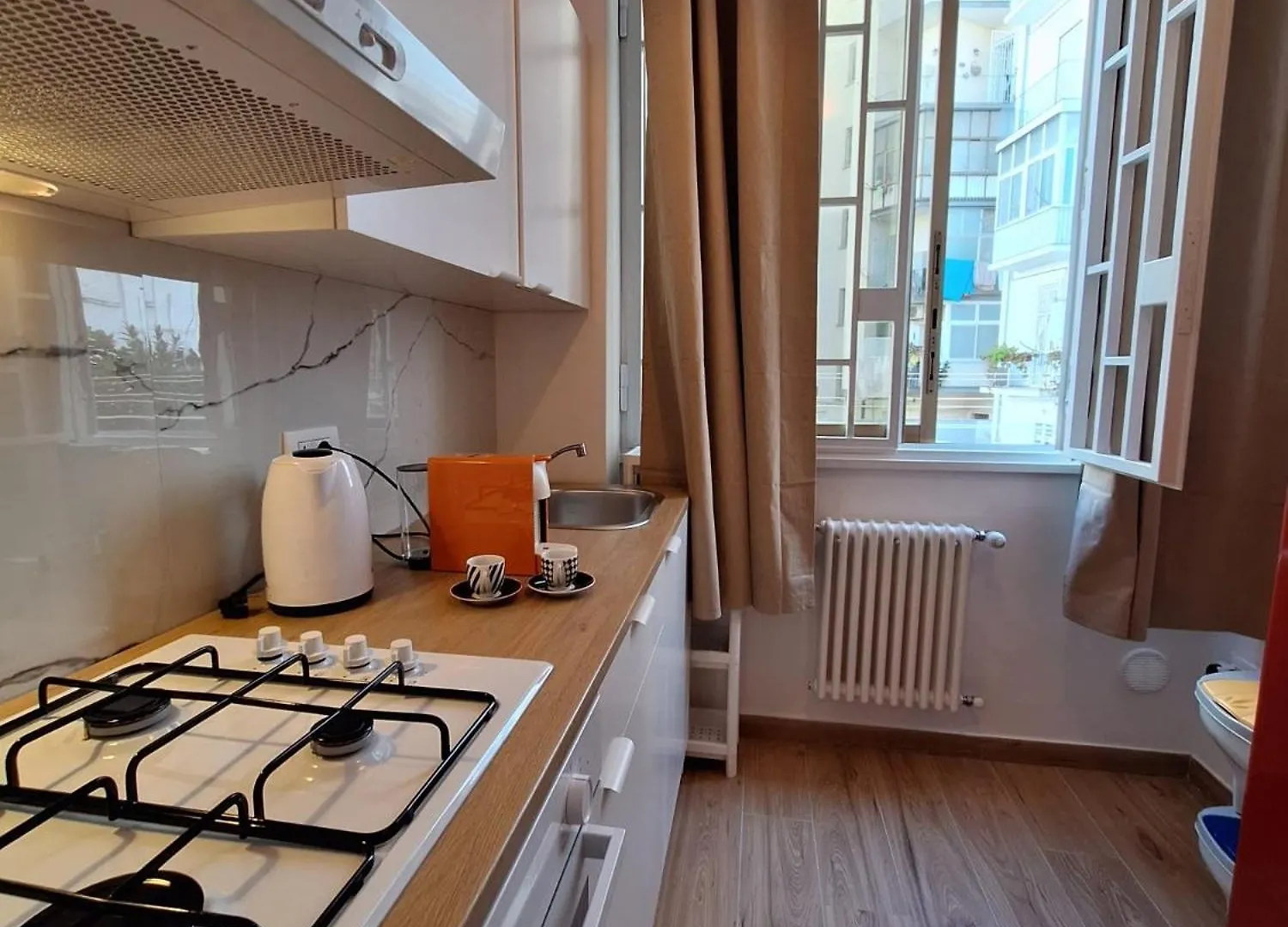 Acqua Amare Guest House Bari 0*,  Italy